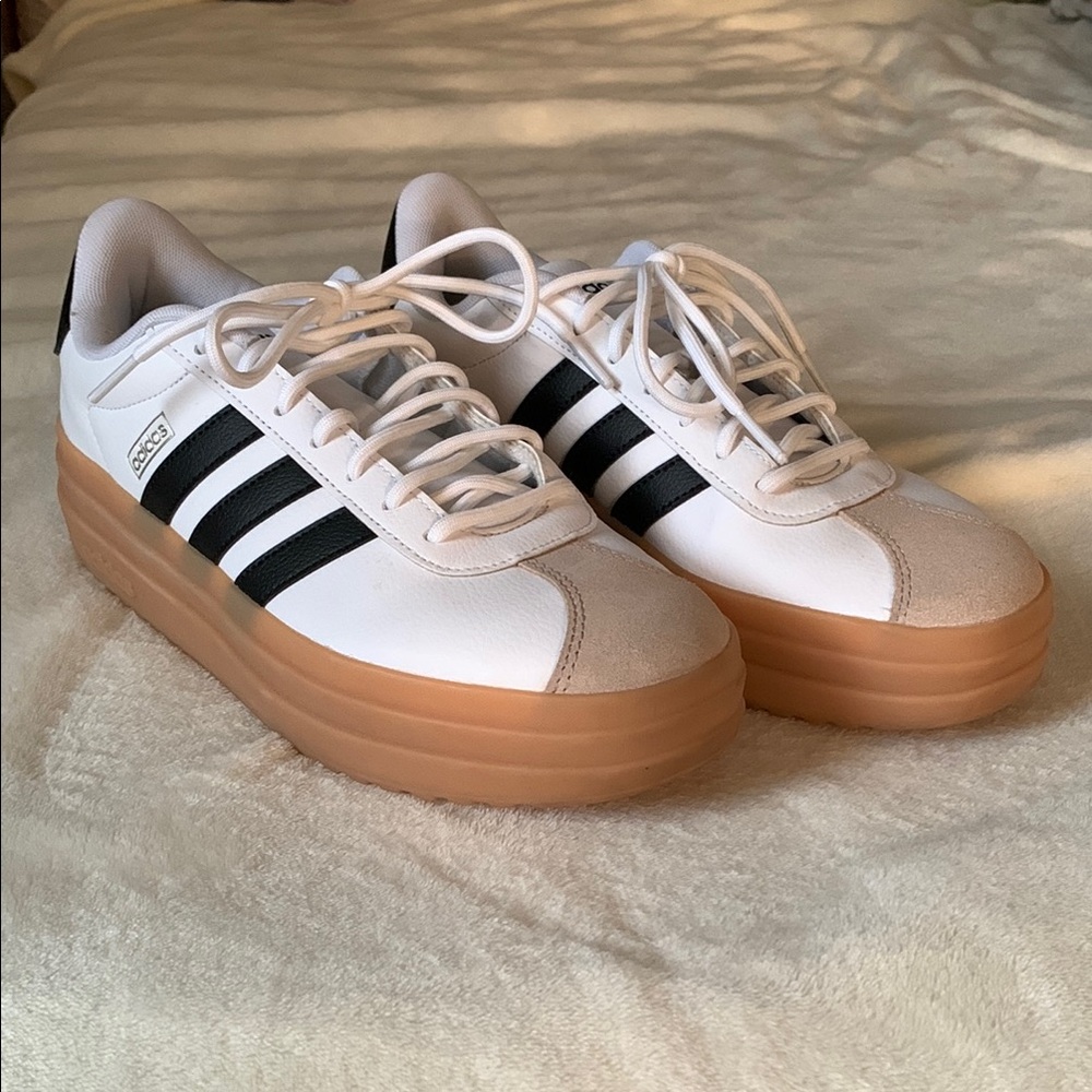 adidas Women’s VL Court Bold EUC